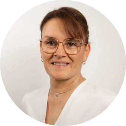 corinne assistante dentaire Léa Dentistes Ollioules | Cabinet dentaire Mermoz