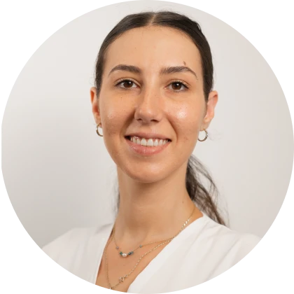 lea assistante dentaire Léa Dentistes Ollioules | Cabinet dentaire Mermoz