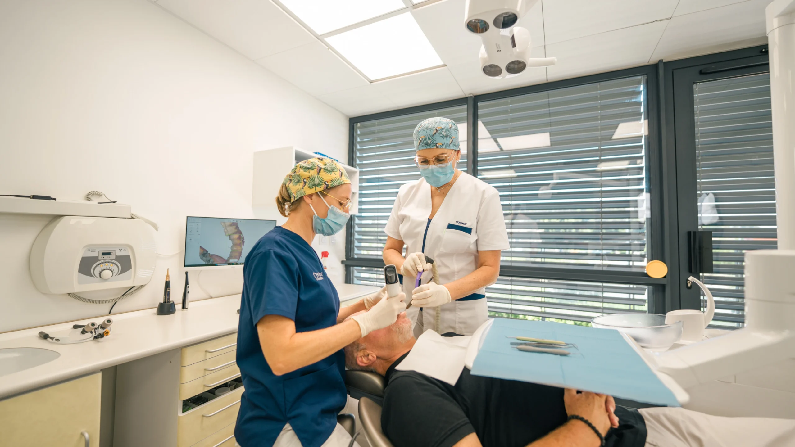 empreinte optique dentistes ollioules scaled Notre Cabinet Dentistes Ollioules | Cabinet dentaire Mermoz