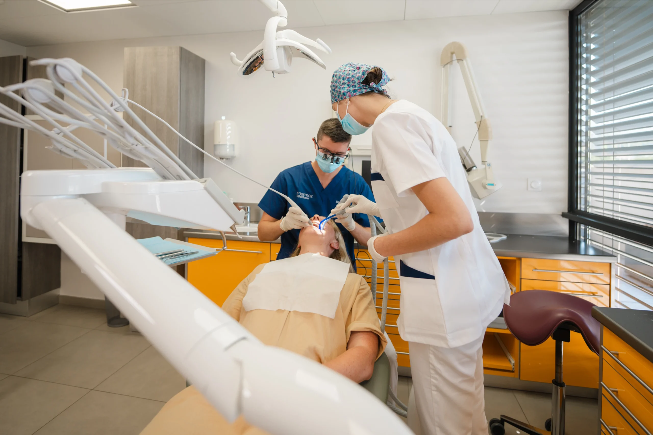 soins dentaires dentistes ollioules scaled Notre Cabinet Dentistes Ollioules | Cabinet dentaire Mermoz